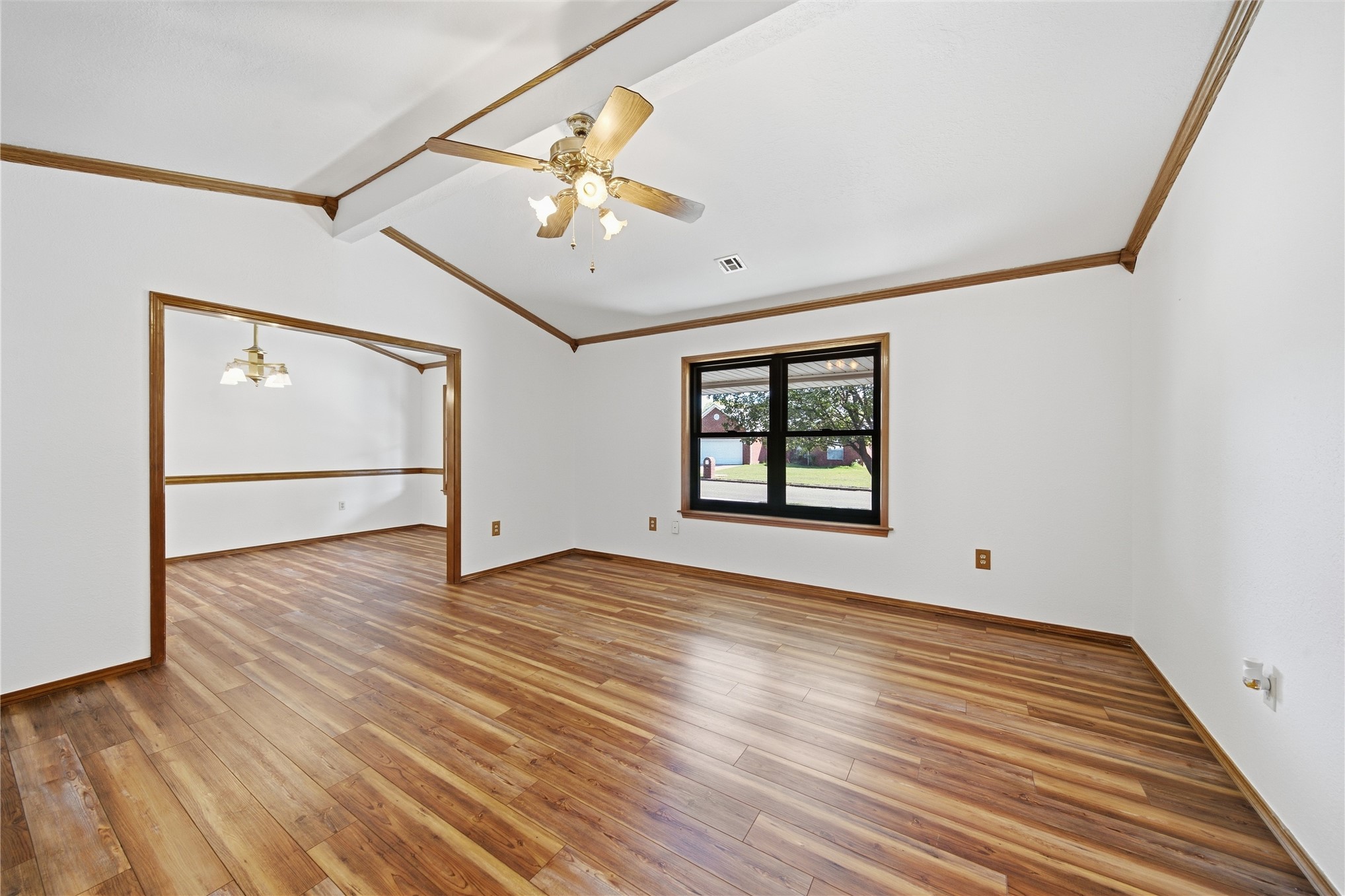 604 Chapman Avenue Property Photo 7