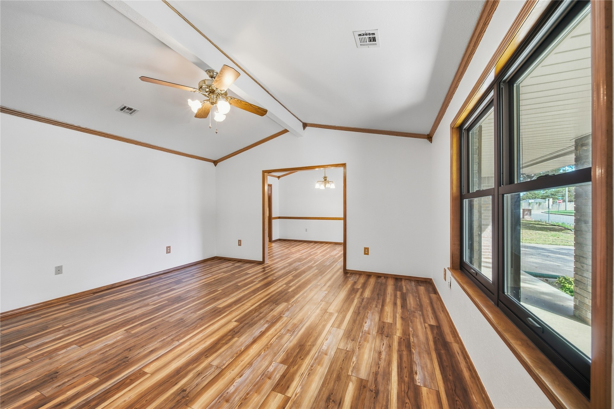 604 Chapman Avenue Property Photo 8