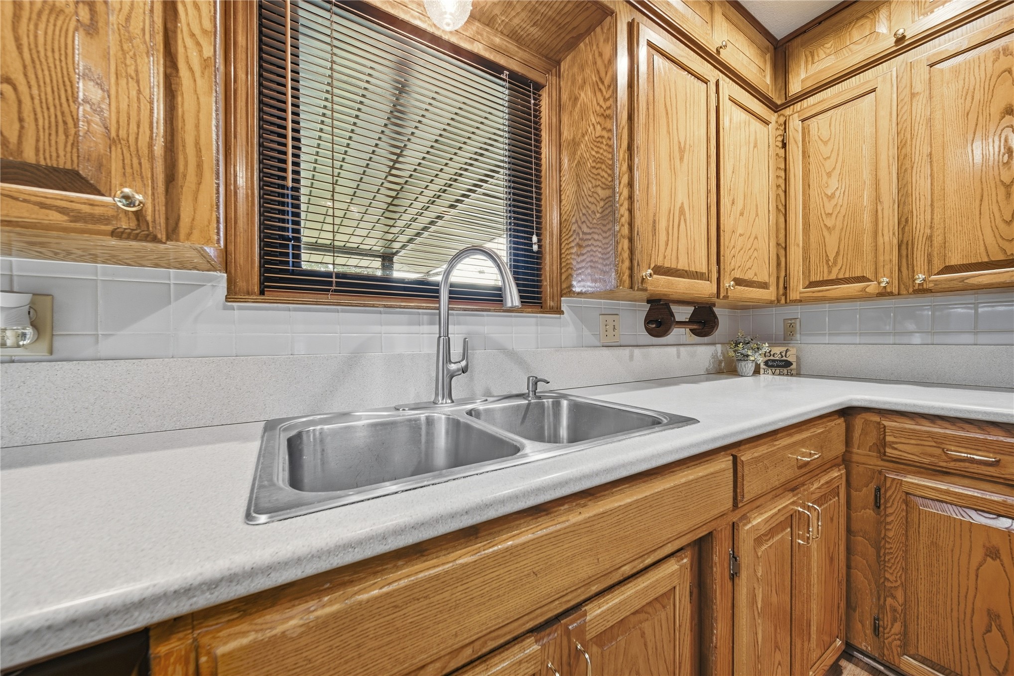 604 Chapman Avenue Property Photo 11