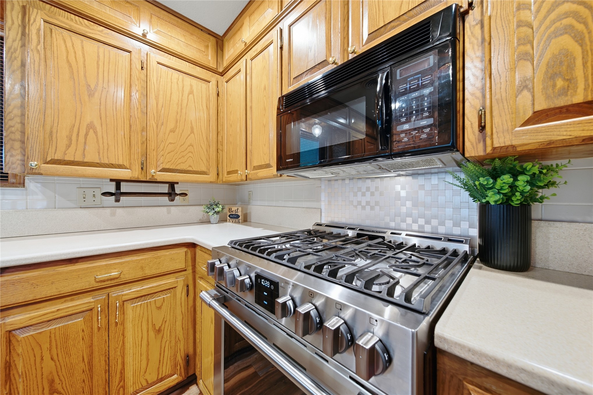 604 Chapman Avenue Property Photo 13