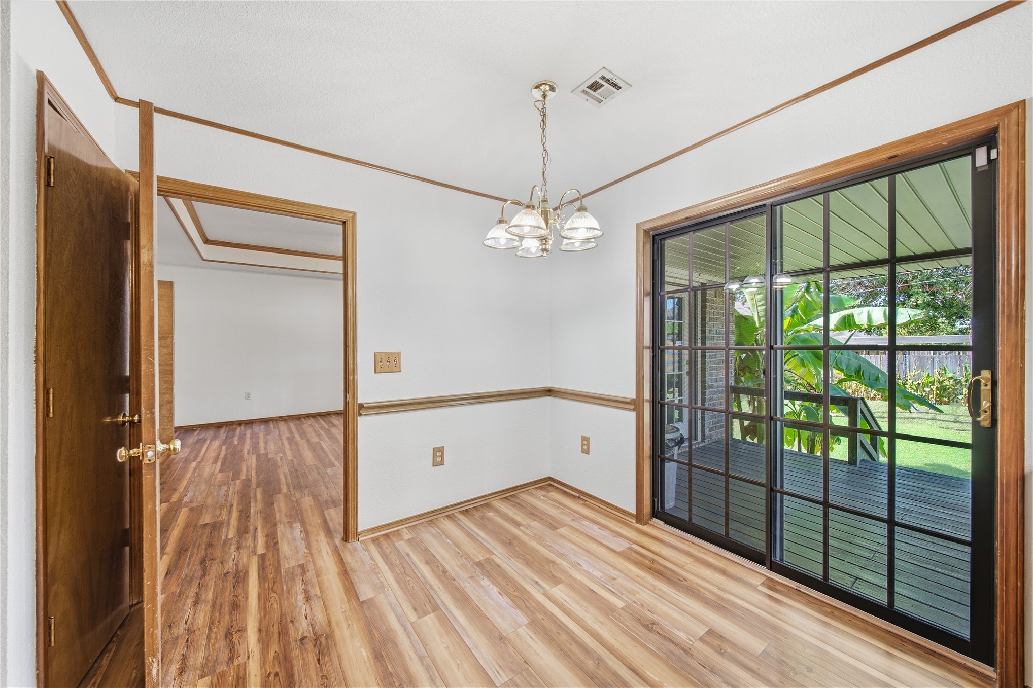 604 Chapman Avenue Property Photo 15