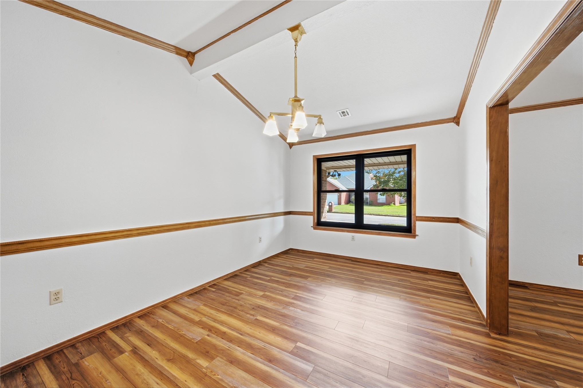 604 Chapman Avenue Property Photo 17