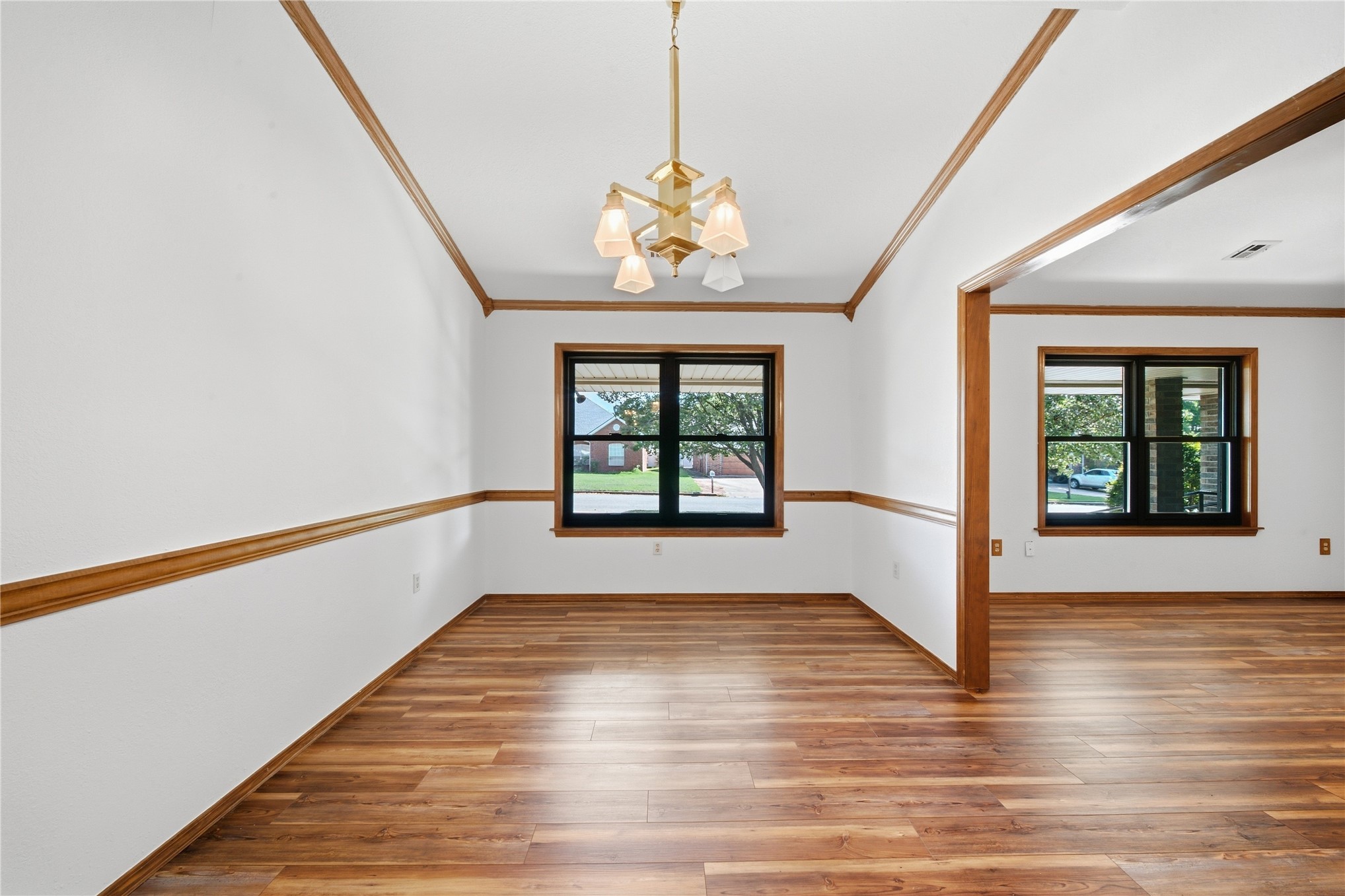 604 Chapman Avenue Property Photo 18