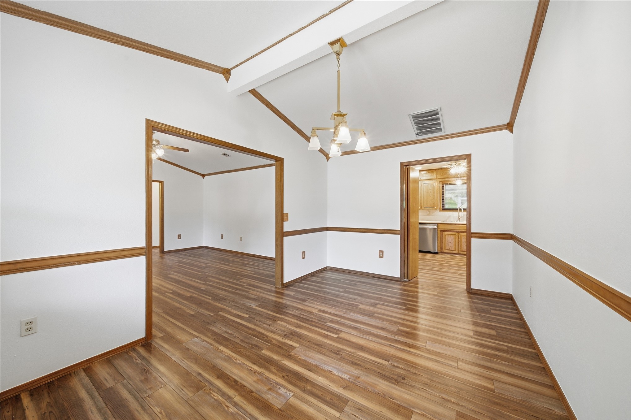 604 Chapman Avenue Property Photo 19