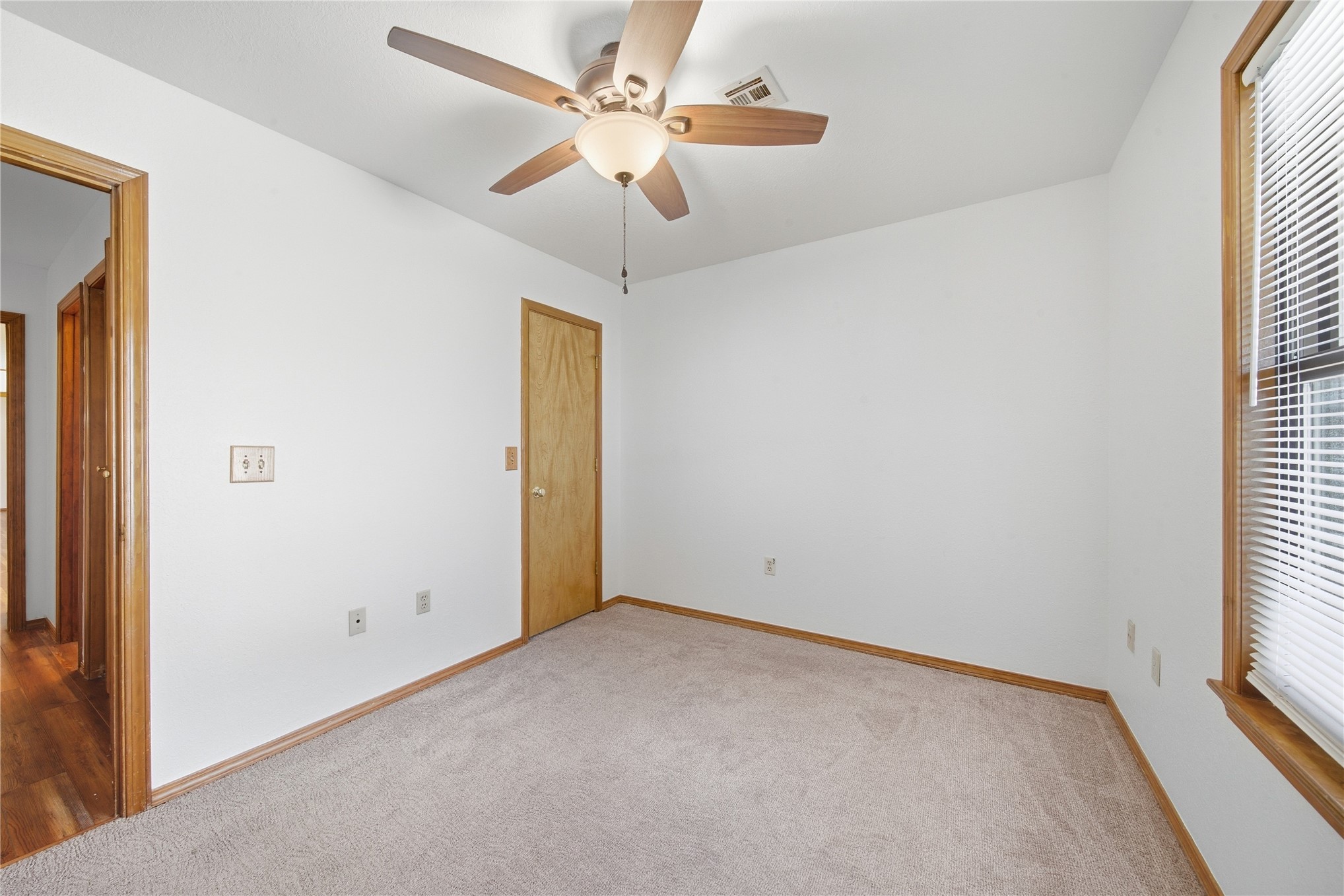 604 Chapman Avenue Property Photo 28