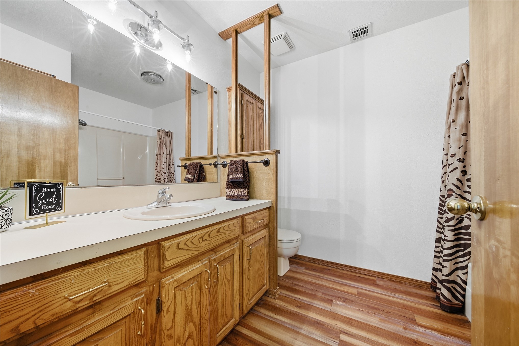 604 Chapman Avenue Property Photo 32