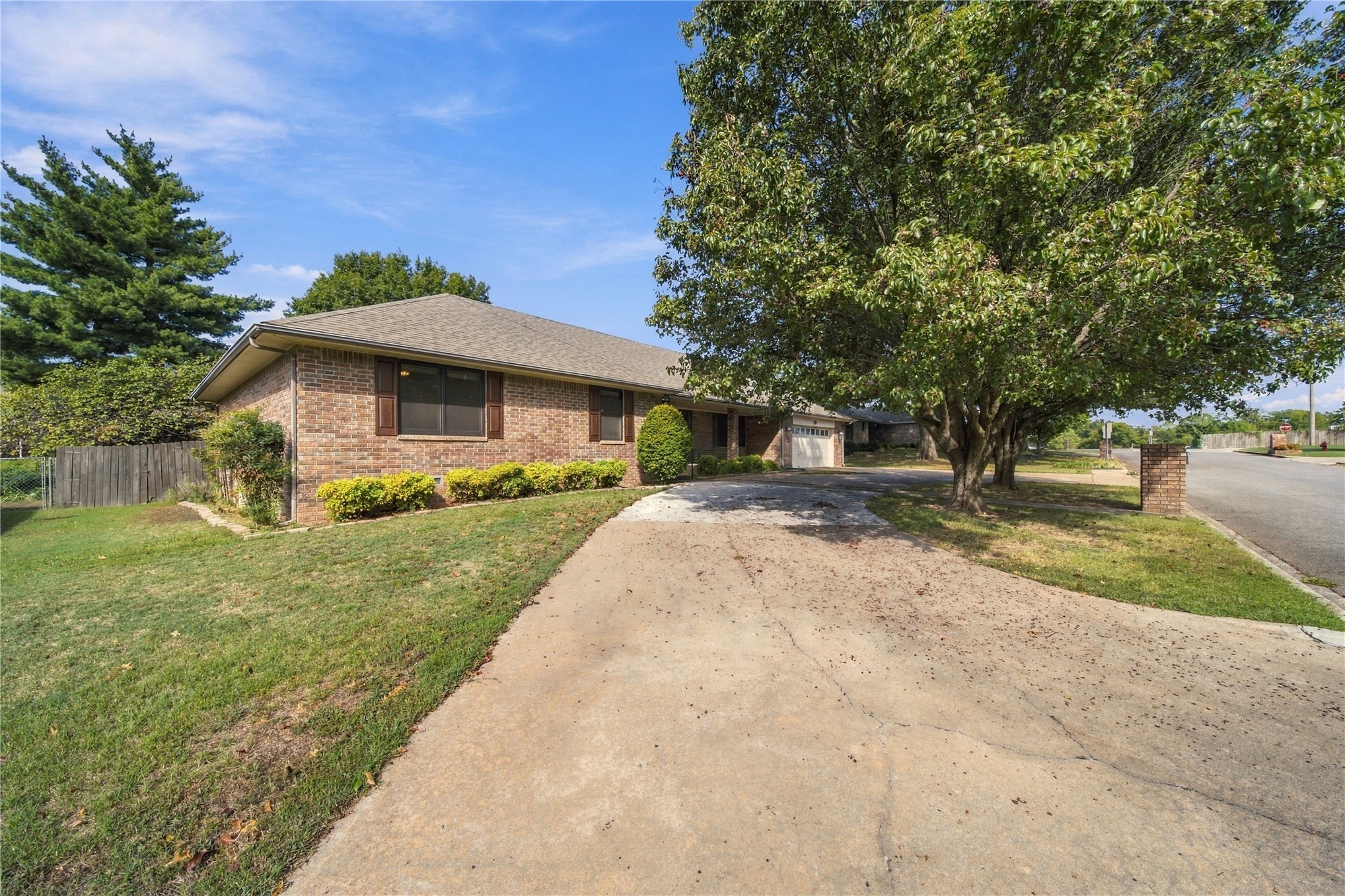 604 Chapman Avenue Property Photo 49