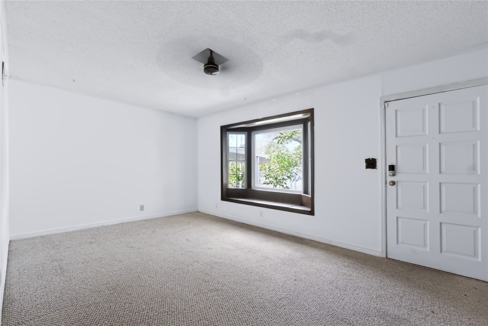 6716 E Haskell Street Property Photo 5