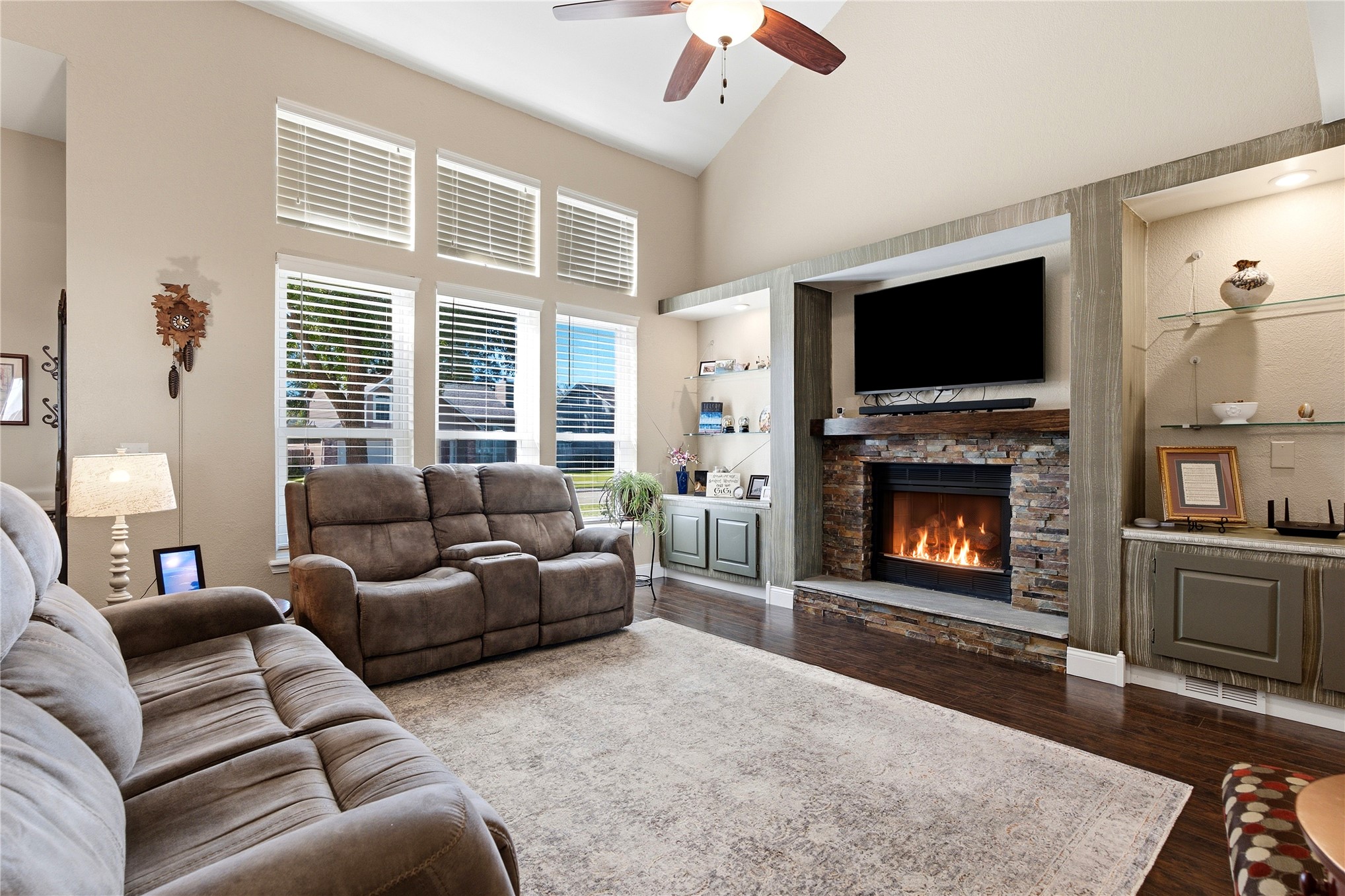 525 S Kalanchoe Avenue W Property Photo 2