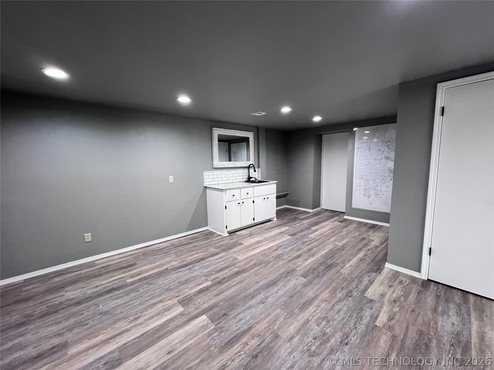729 S 6th Property Photo 12
