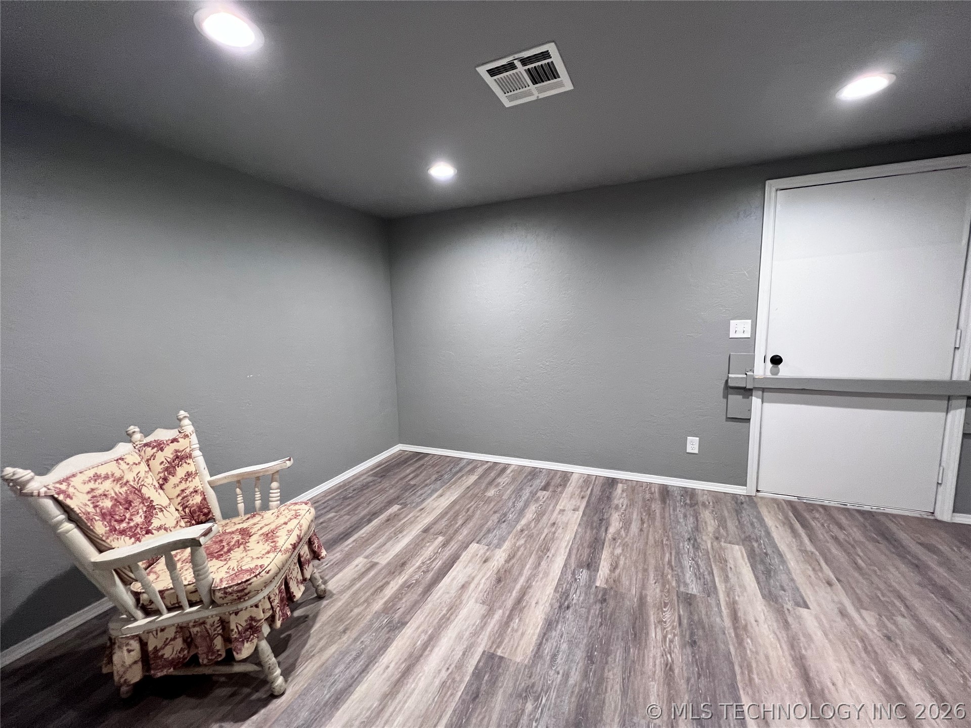 729 S 6th Property Photo 15