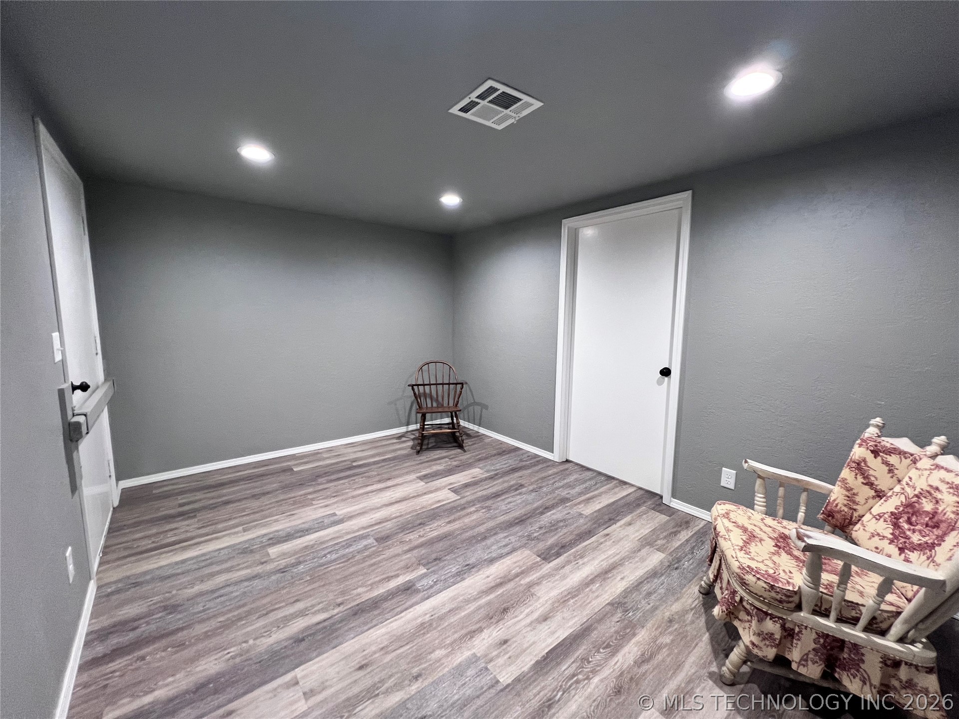 729 S 6th Property Photo 16
