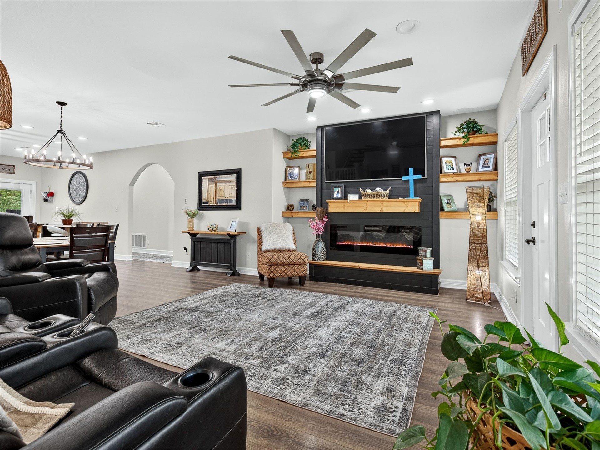 2234 N 205 Road Property Photo 16
