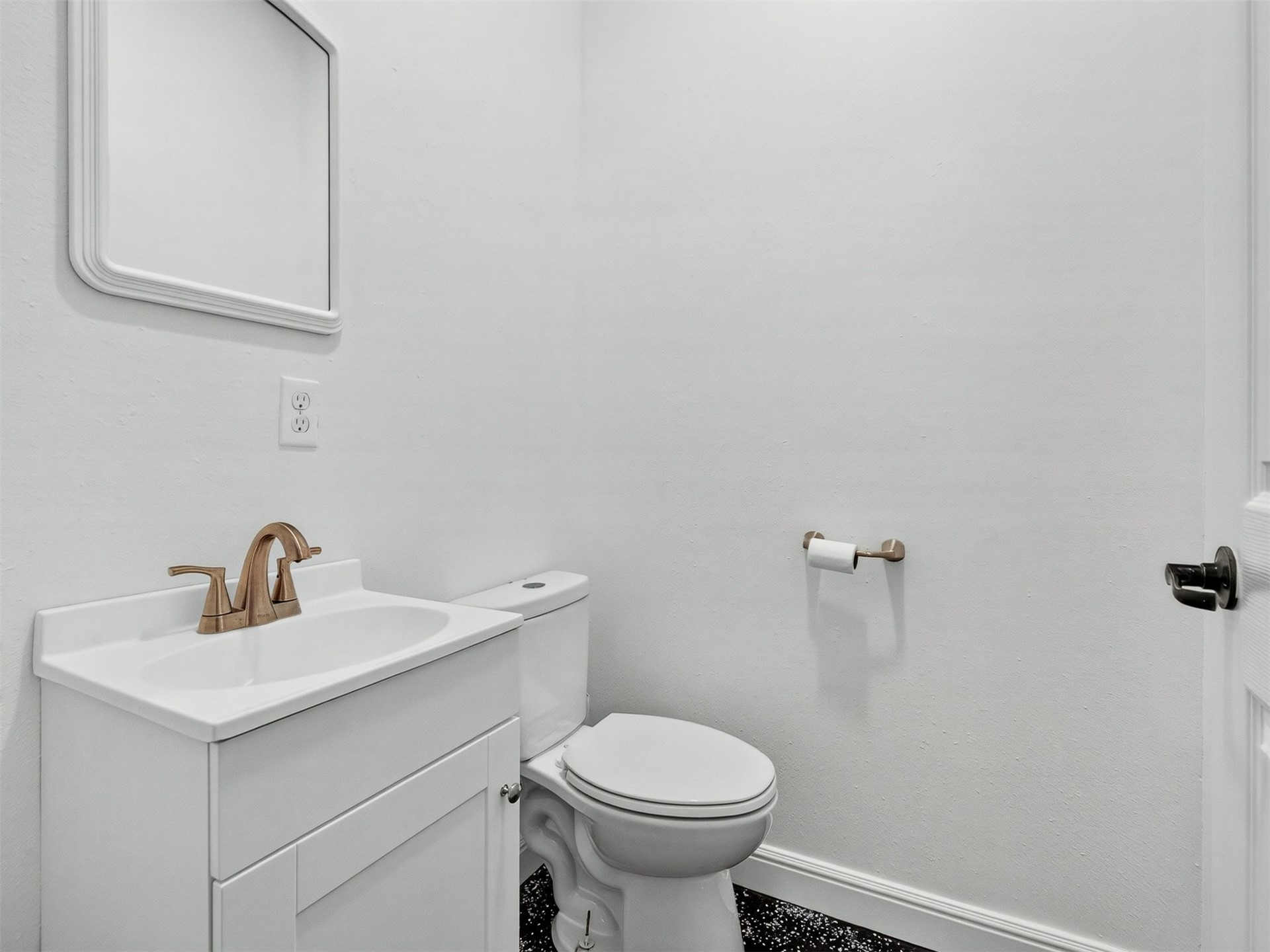 2234 N 205 Road Property Photo 58