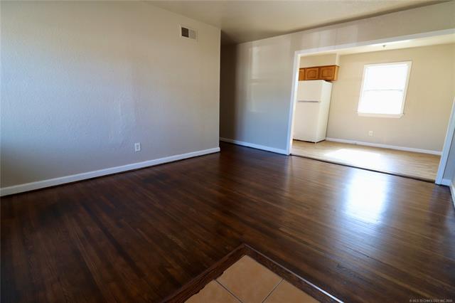 320 W 63rd Place N Property Photo 2