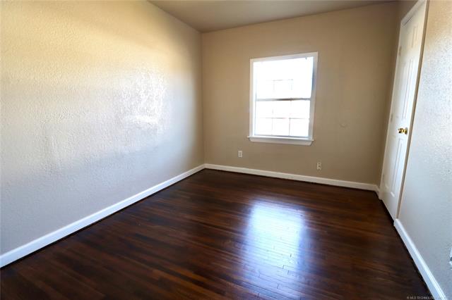 320 W 63rd Place N Property Photo 6