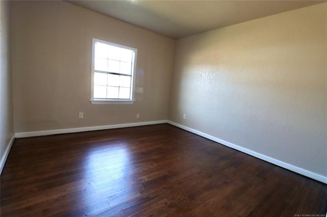 320 W 63rd Place N Property Photo 7