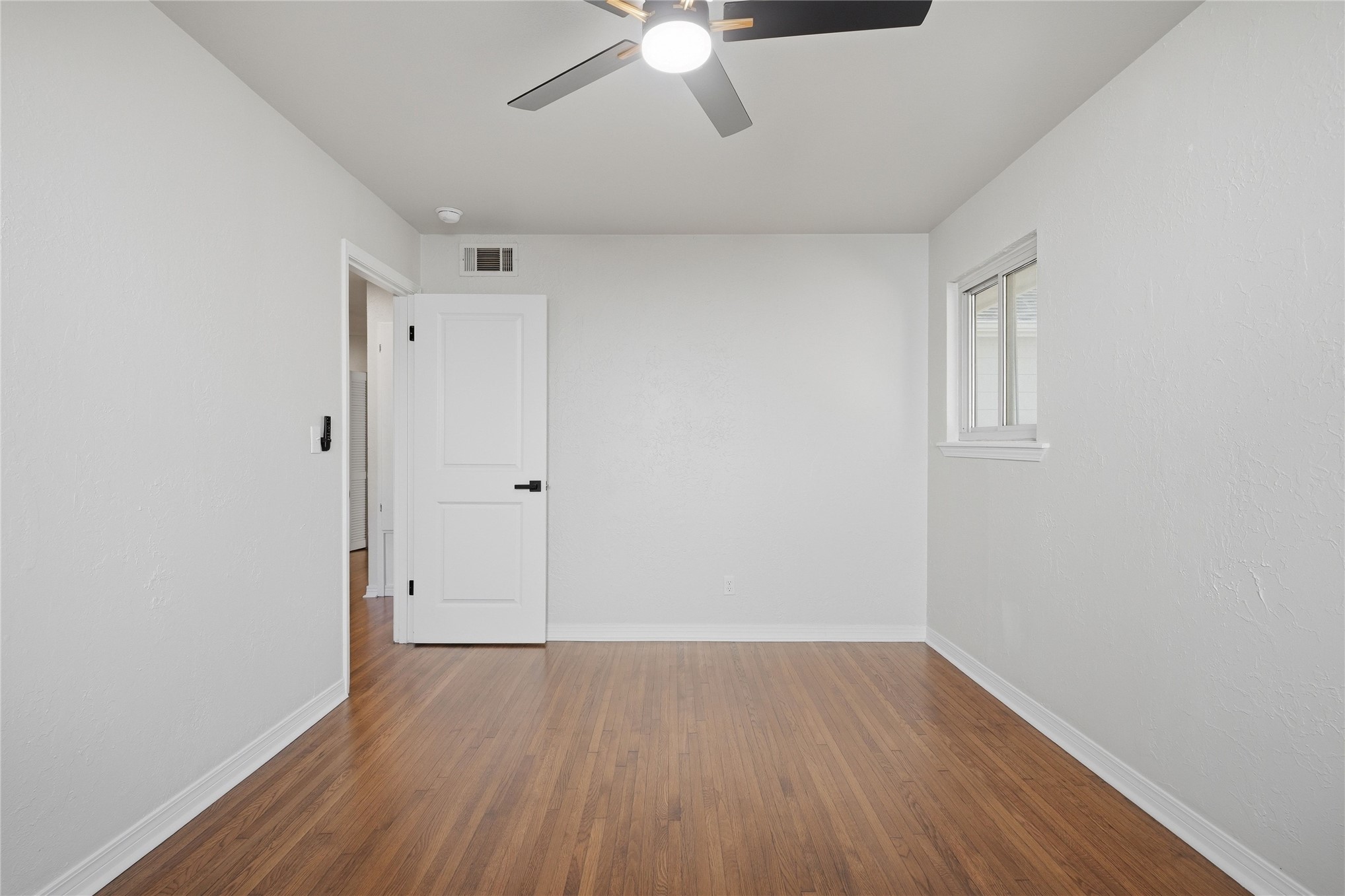 5807 E 22nd Place Property Photo 30