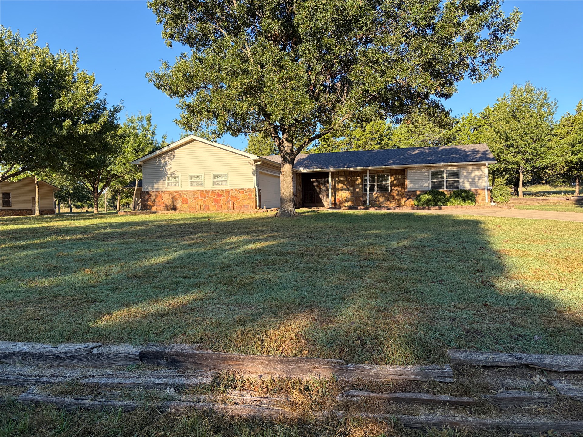 518 Fox Run Court Property Photo 1