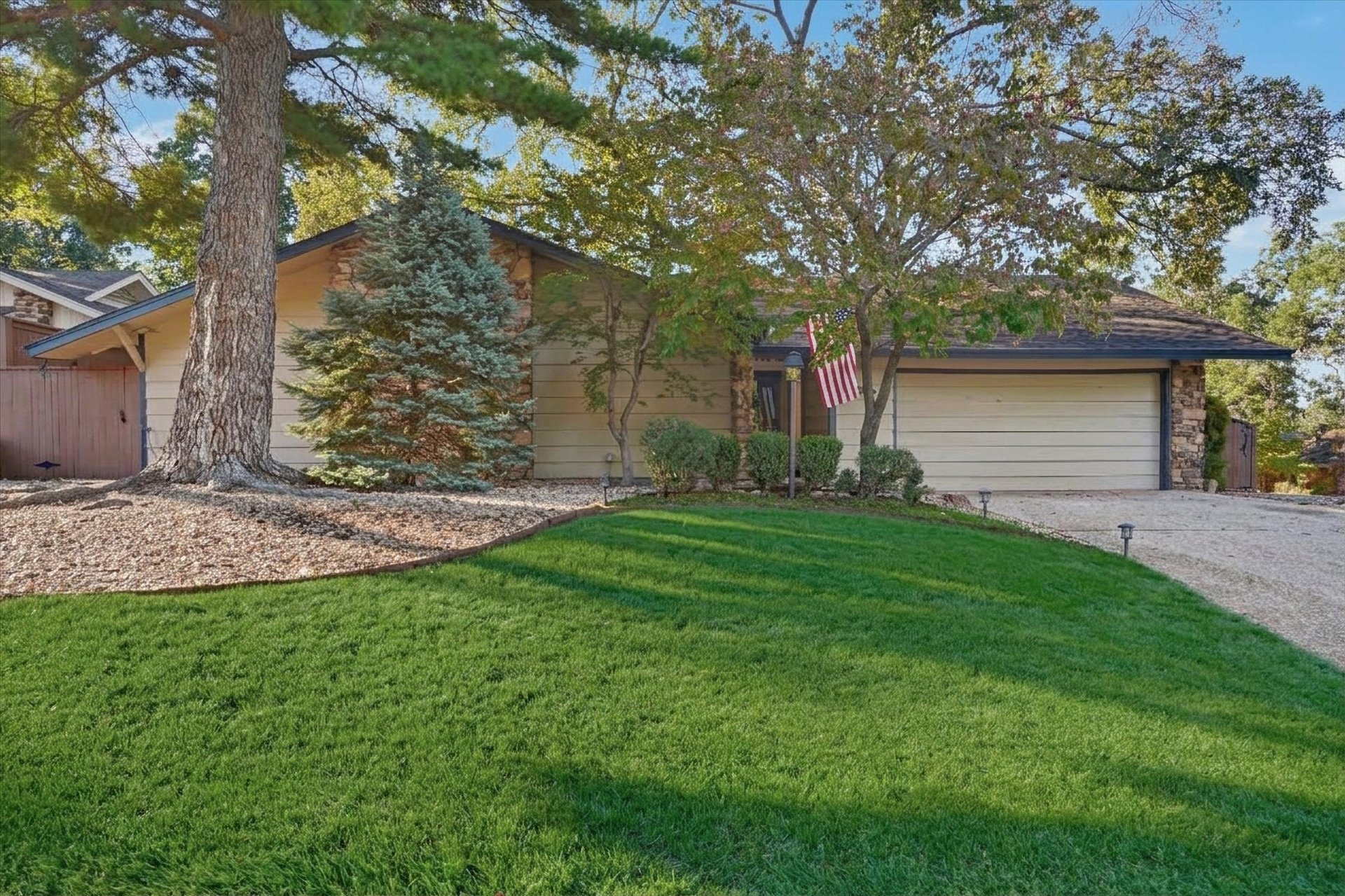 2906 E 78th Street Property Photo 1