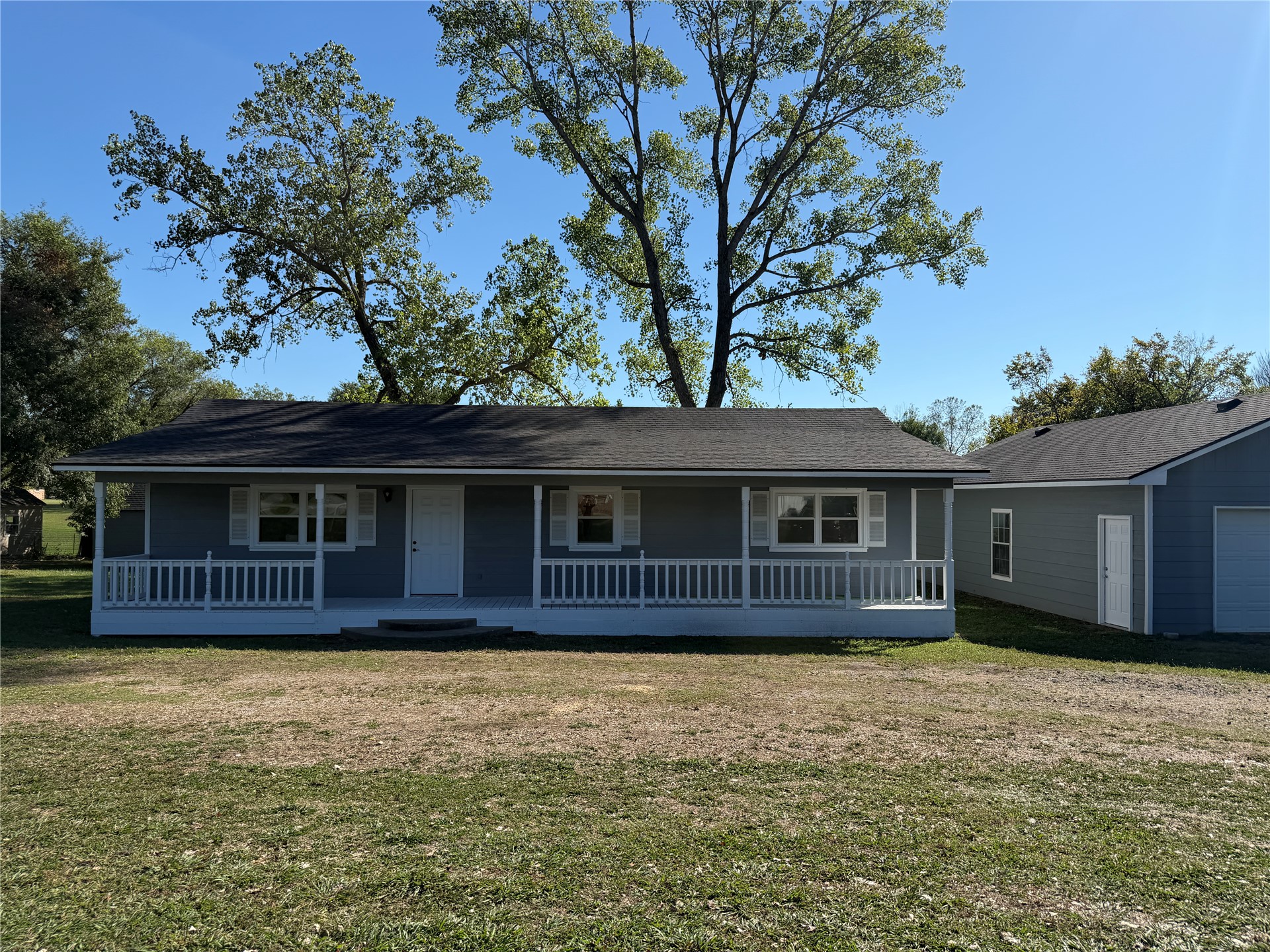 404 S Caney Street Property Photo 1