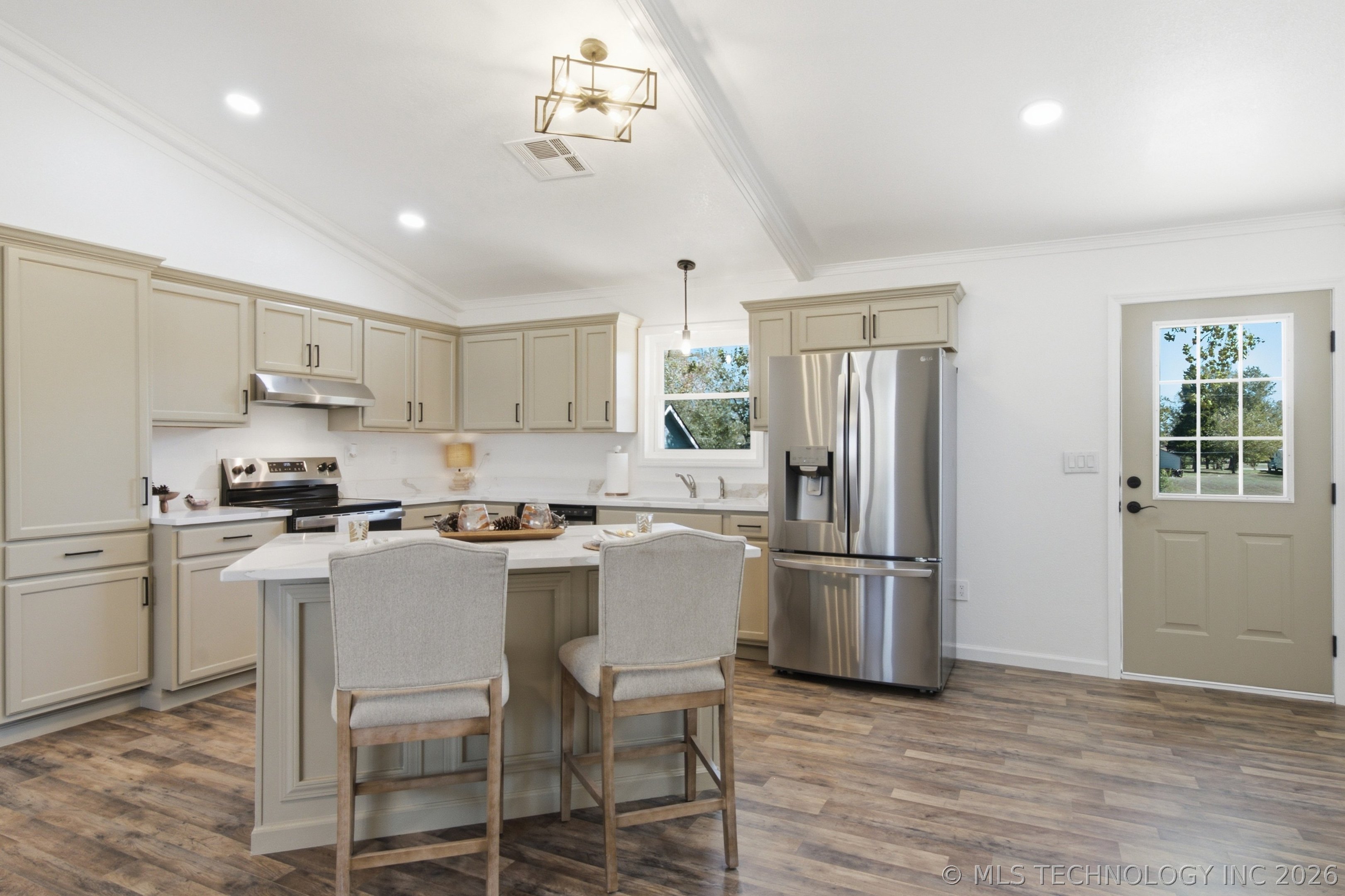 404 S Caney Street Property Photo 12