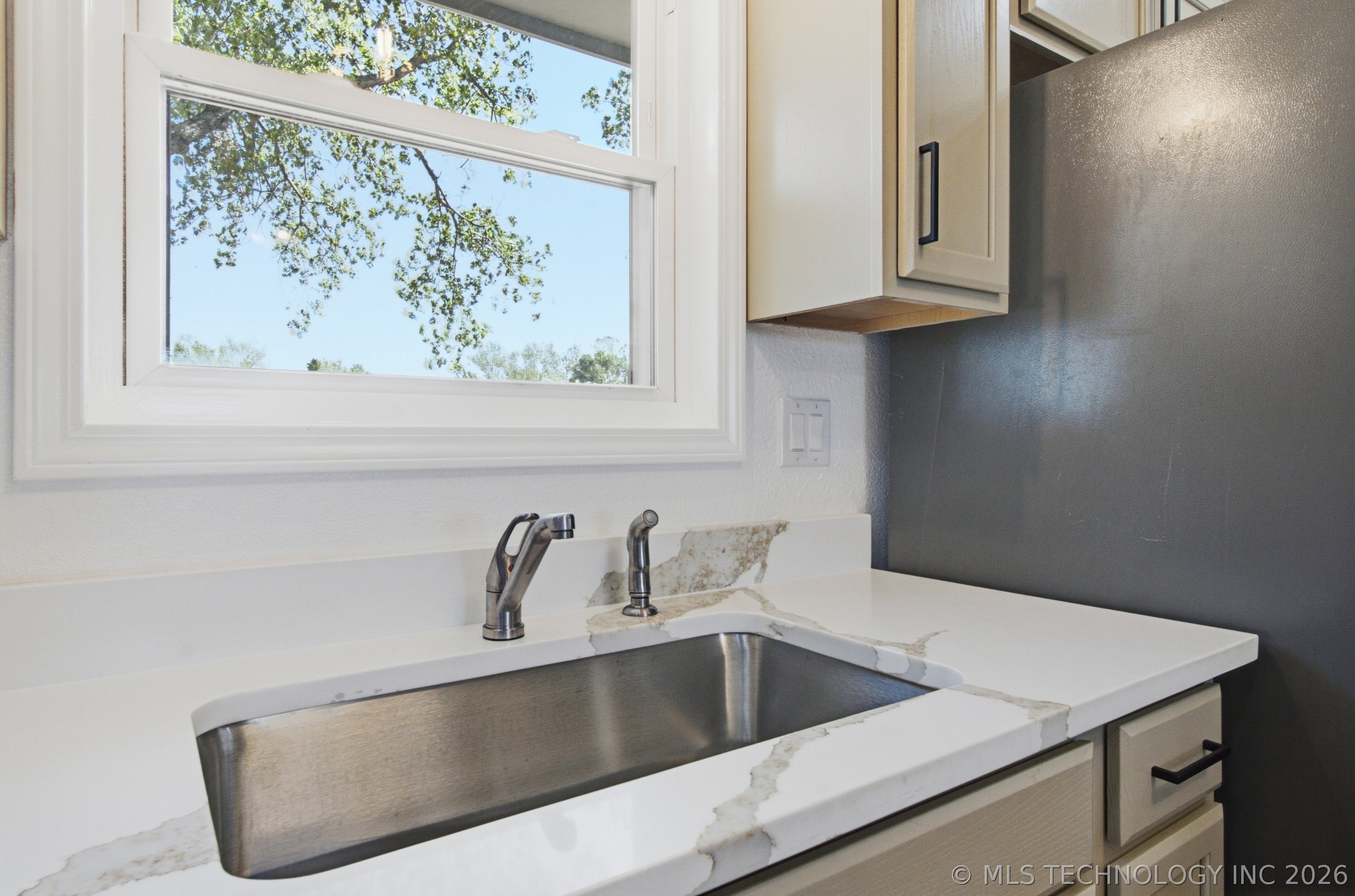 404 S Caney Street Property Photo 18