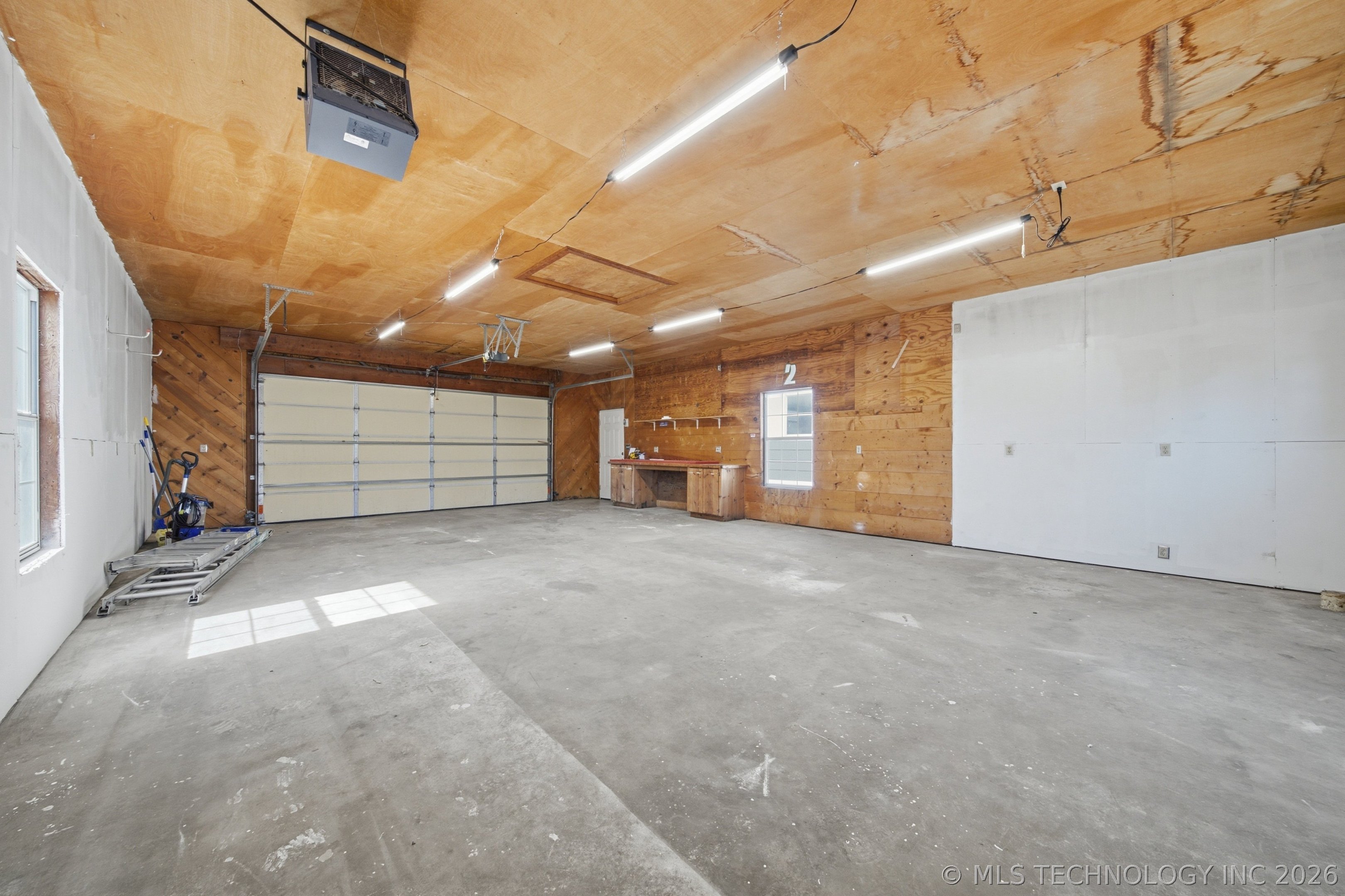 404 S Caney Street Property Photo 32