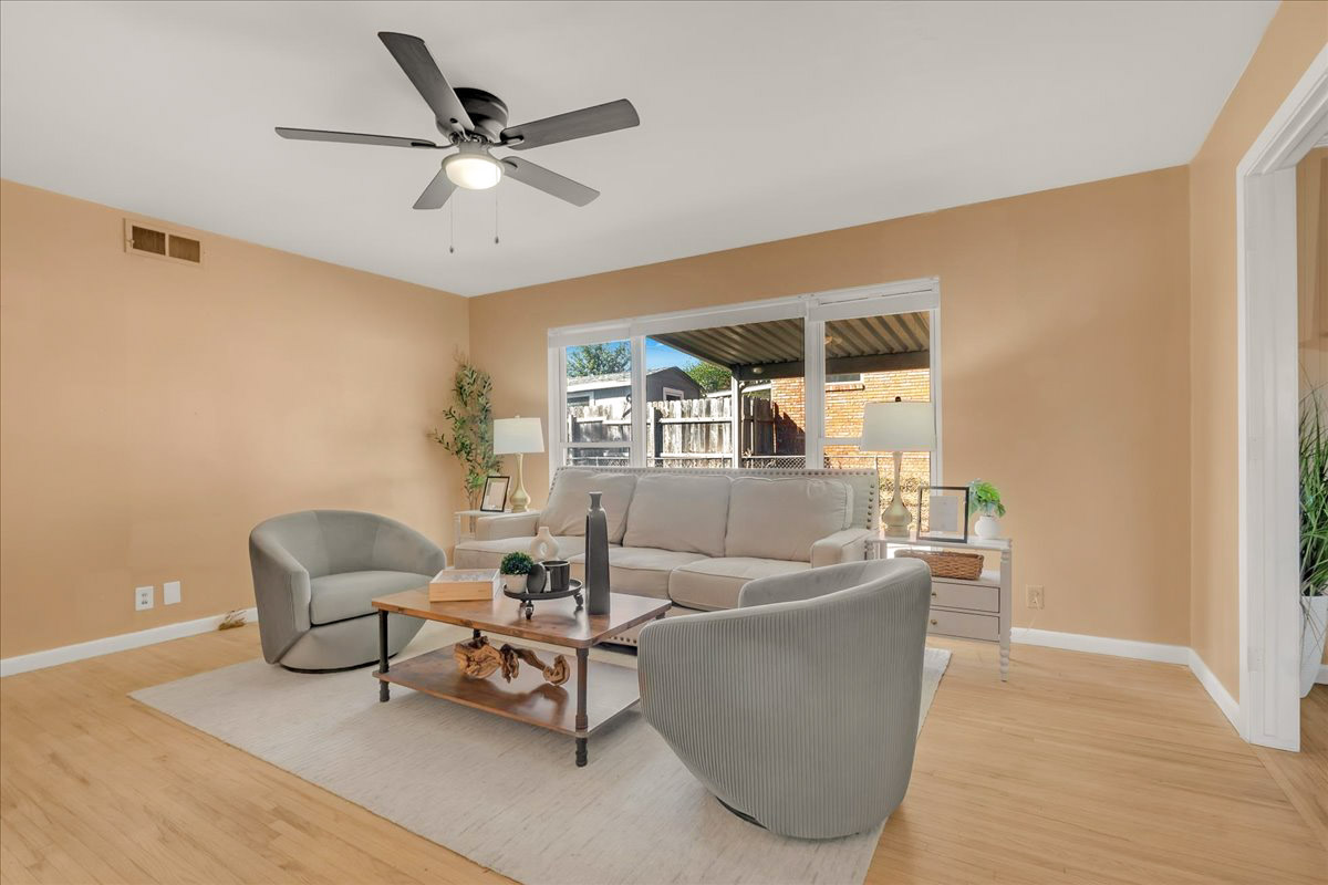 2810 S Hudson Avenue Property Photo 10