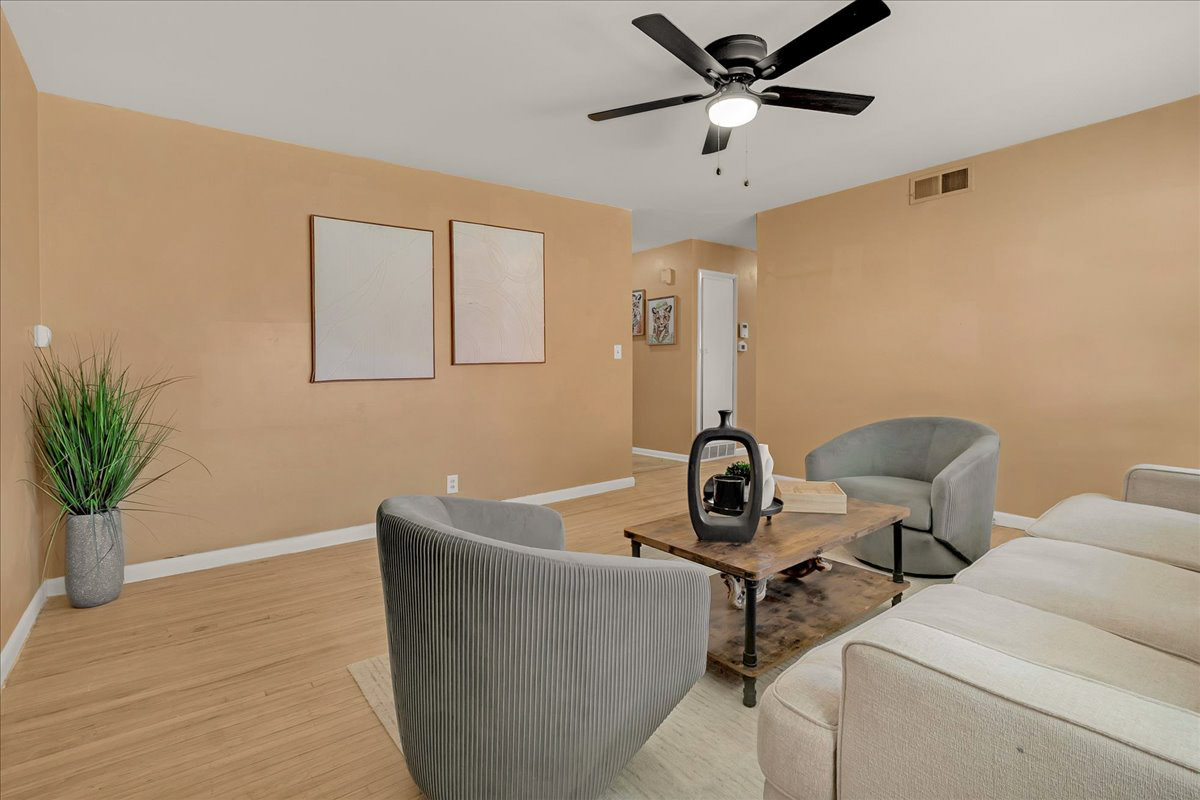 2810 S Hudson Avenue Property Photo 12
