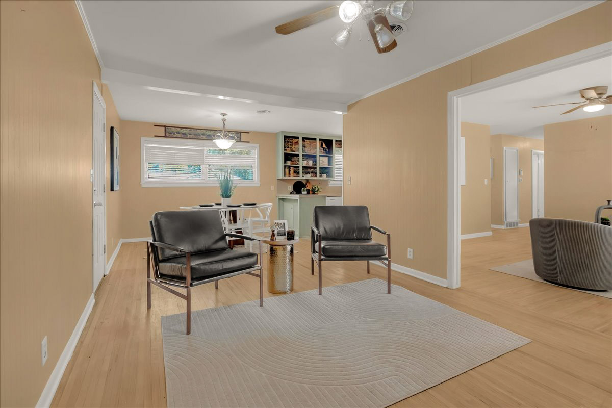 2810 S Hudson Avenue Property Photo 16