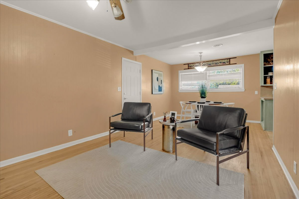 2810 S Hudson Avenue Property Photo 18