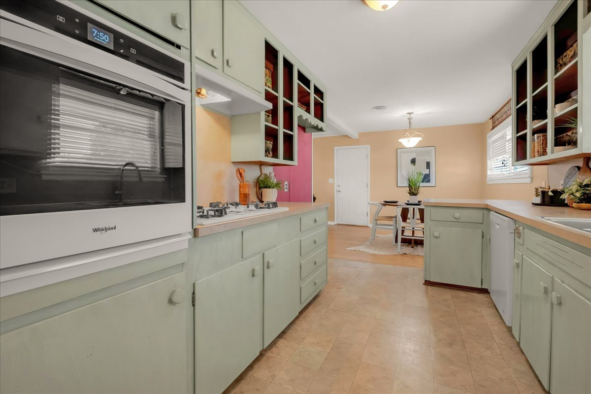 2810 S Hudson Avenue Property Photo 33