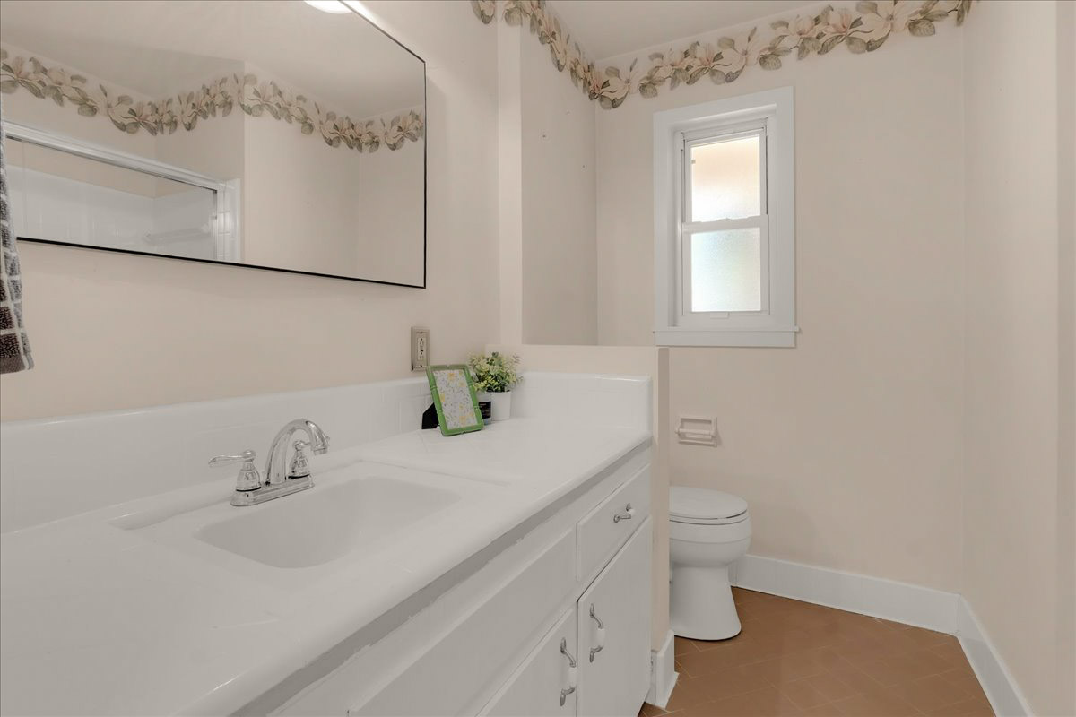 2810 S Hudson Avenue Property Photo 34