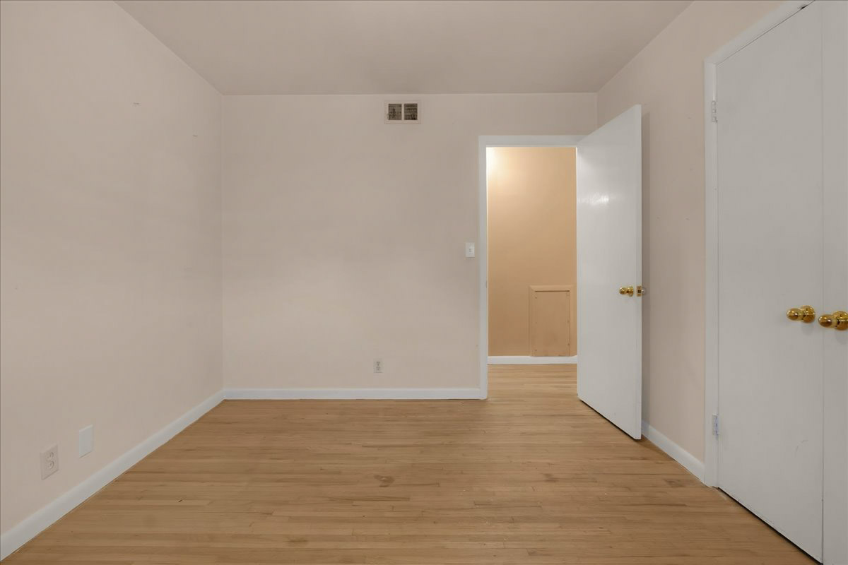 2810 S Hudson Avenue Property Photo 37