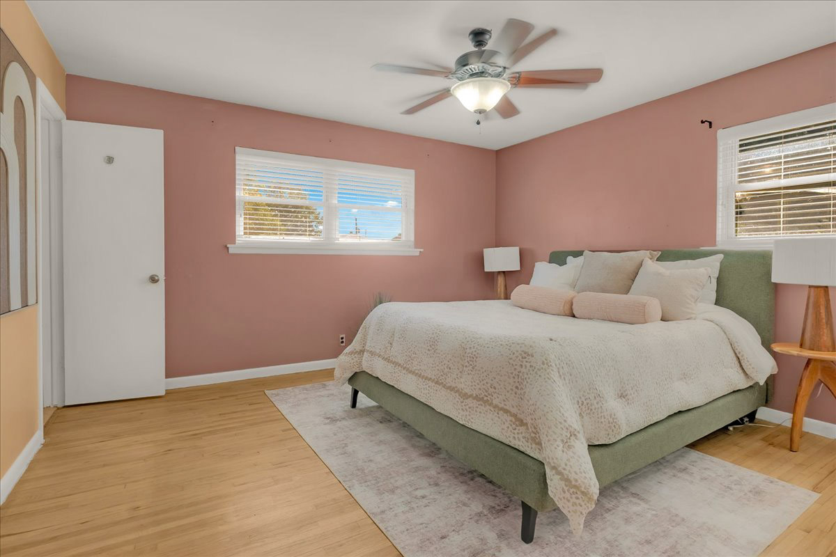 2810 S Hudson Avenue Property Photo 39