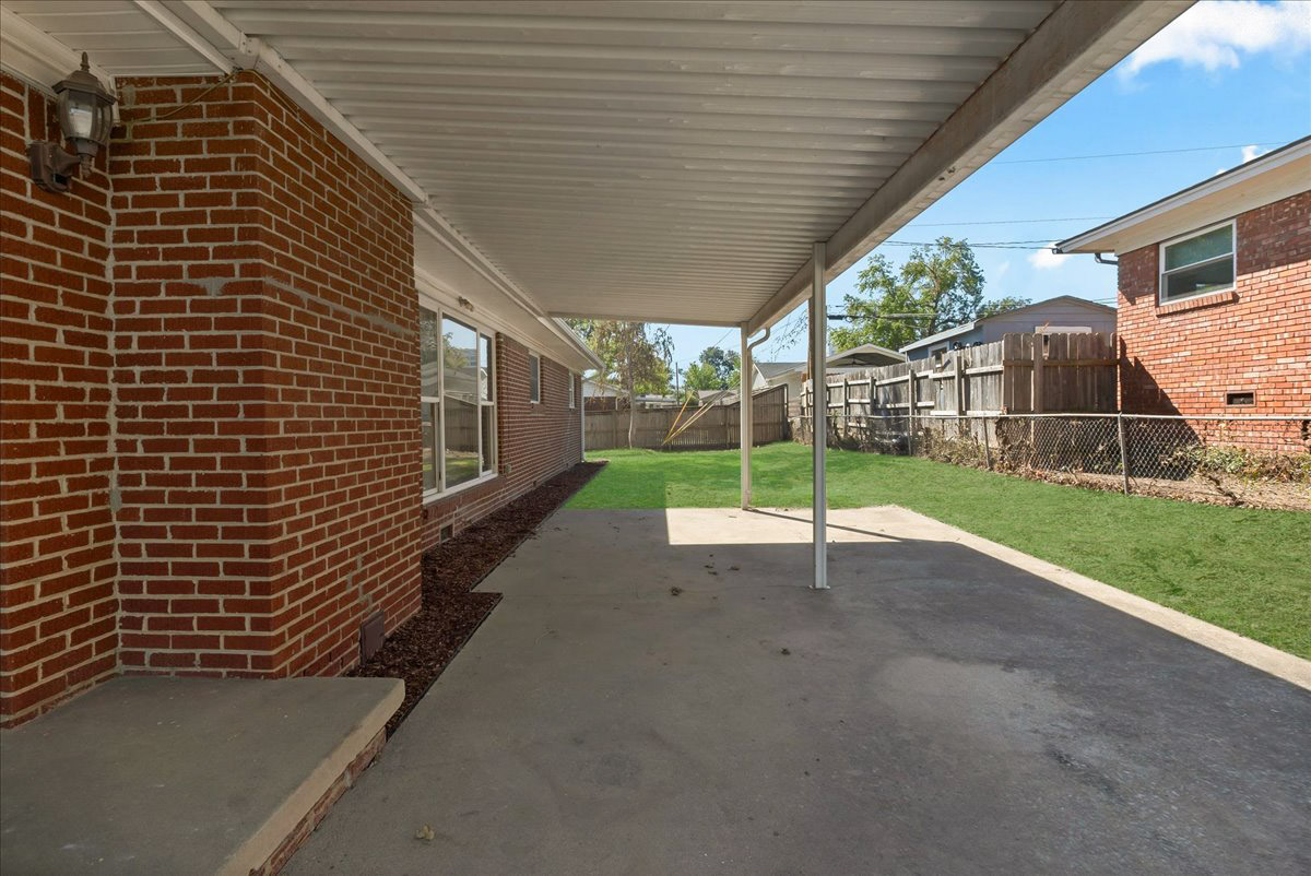 2810 S Hudson Avenue Property Photo 47