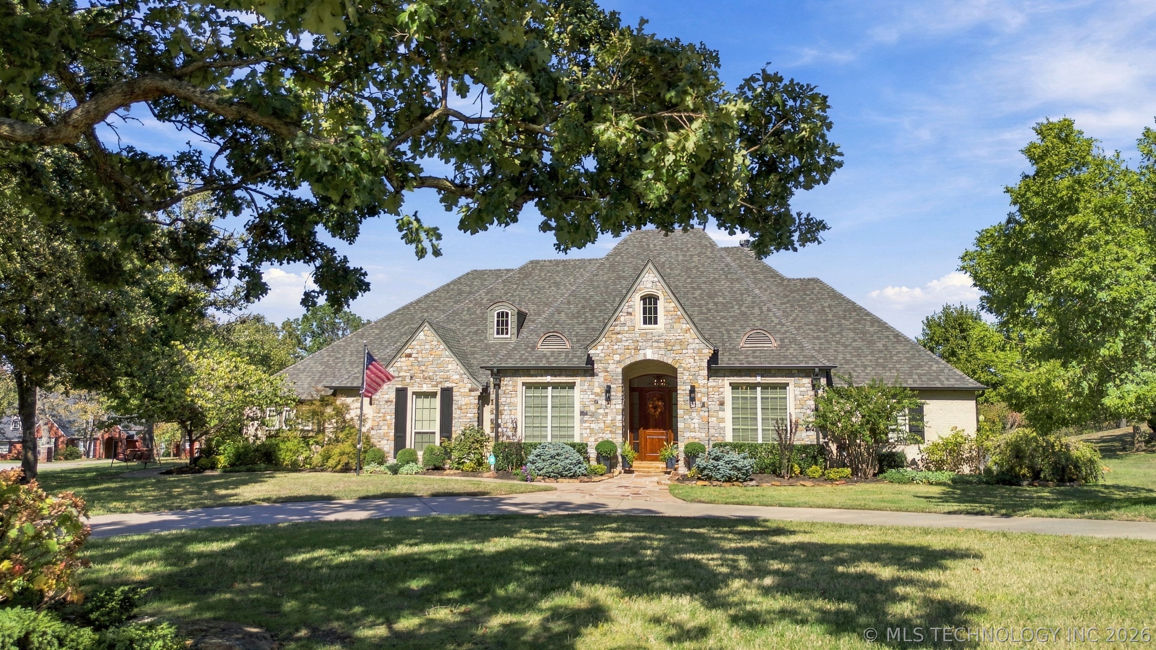 16219 Wind Hill Circle Property Photo 1
