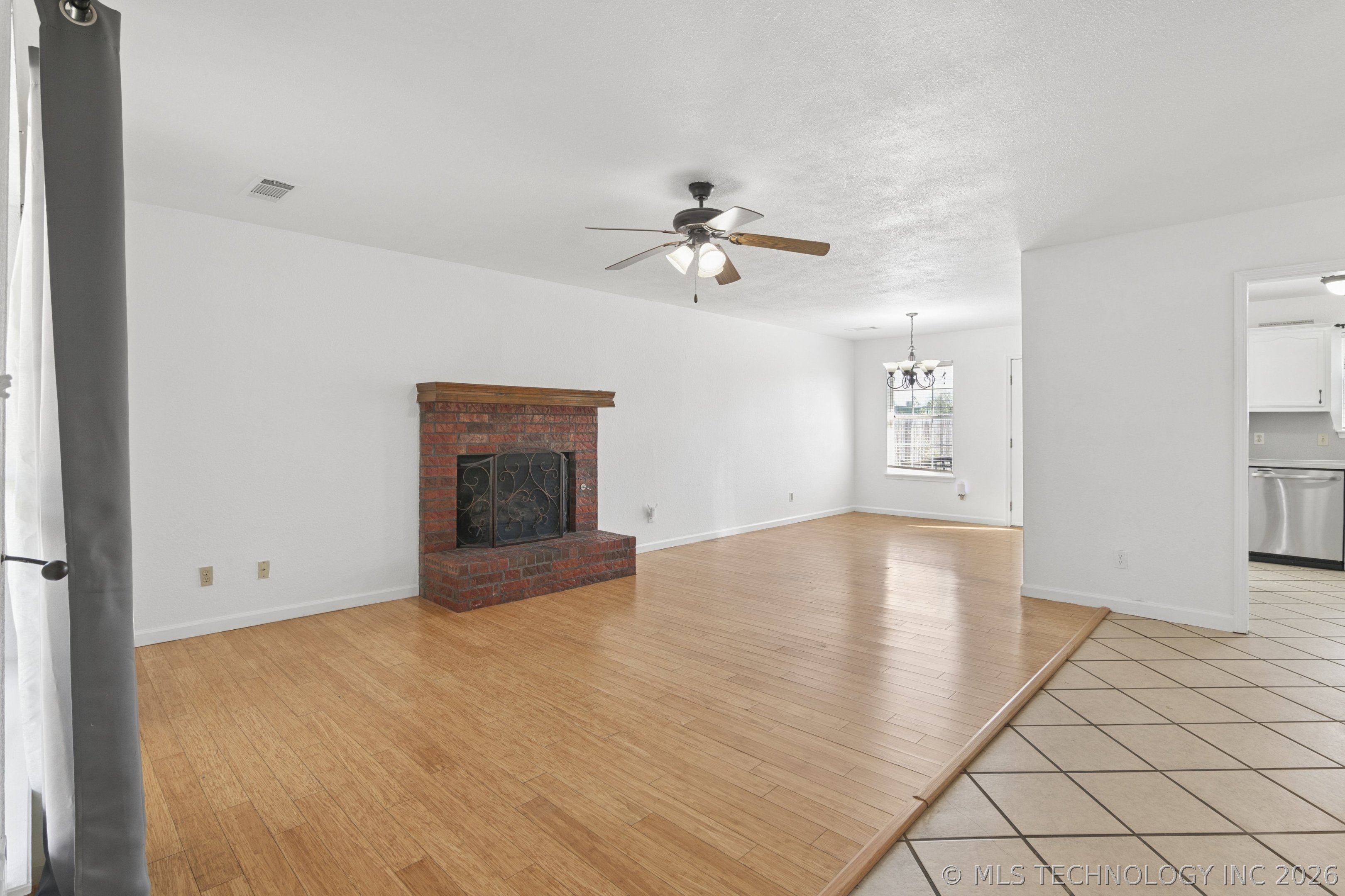 7929 N 128th East Avenue Property Photo 6