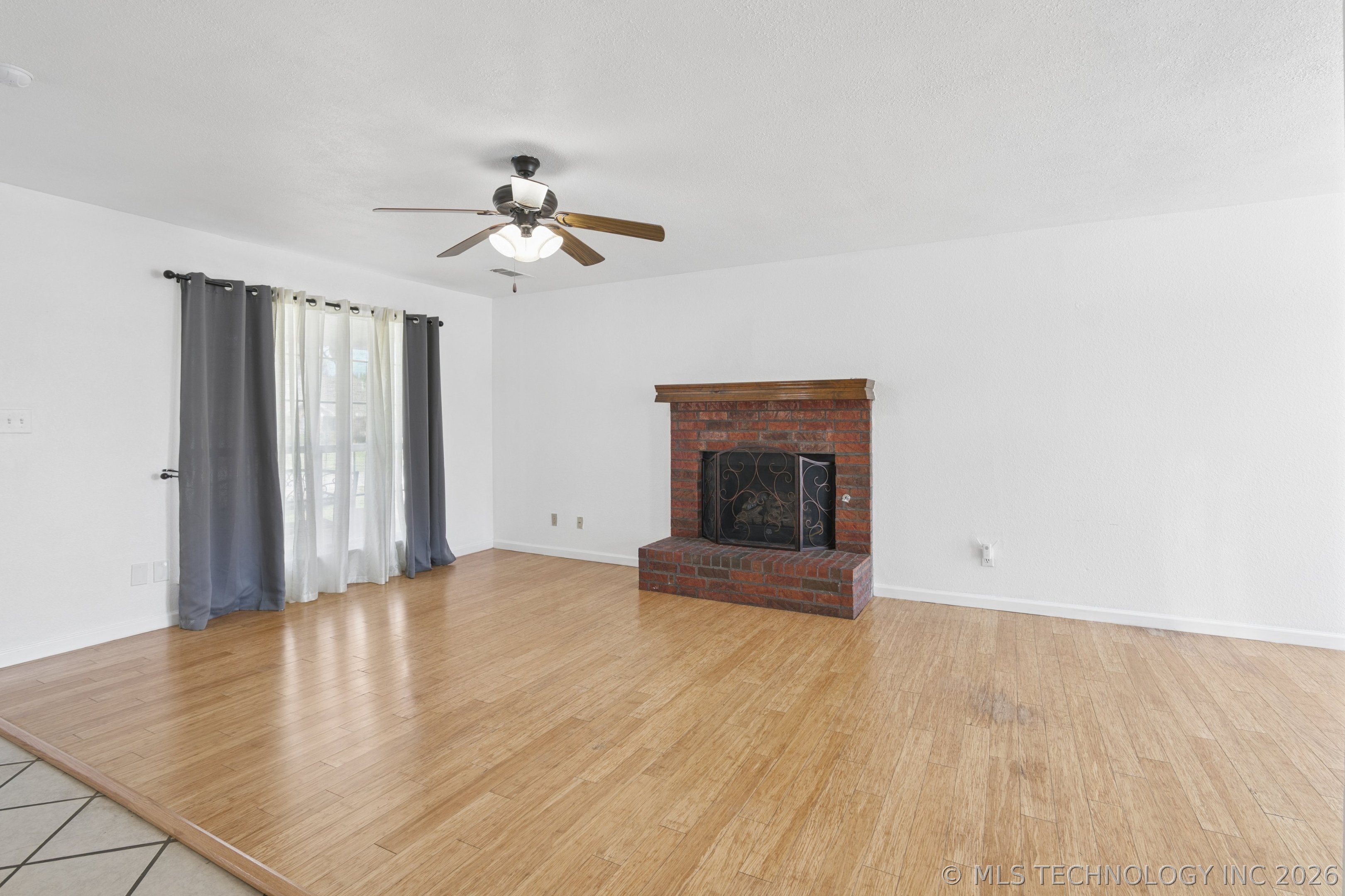 7929 N 128th East Avenue Property Photo 6