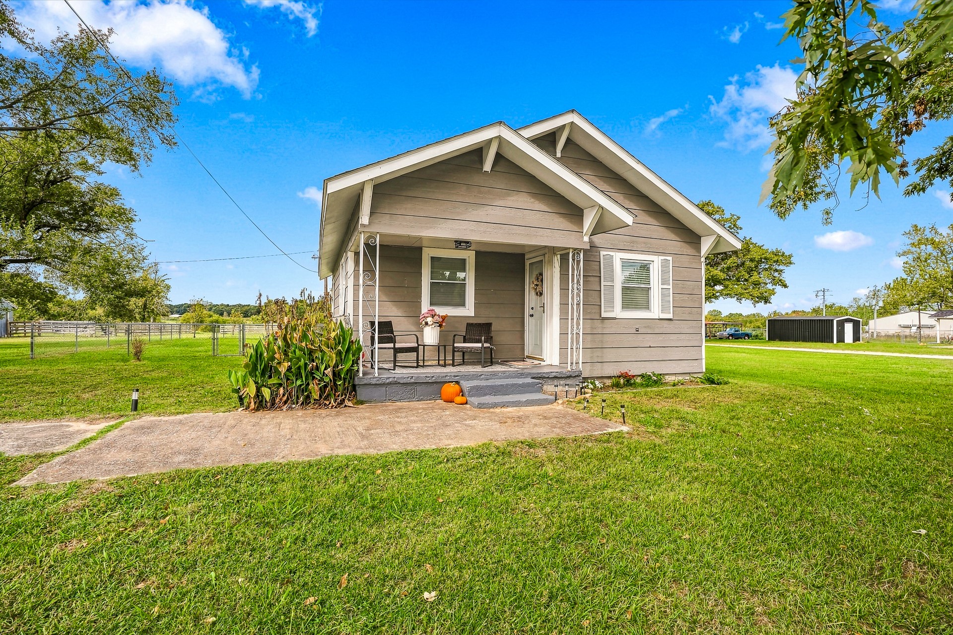 11551 County Road 3570 Property Photo 1