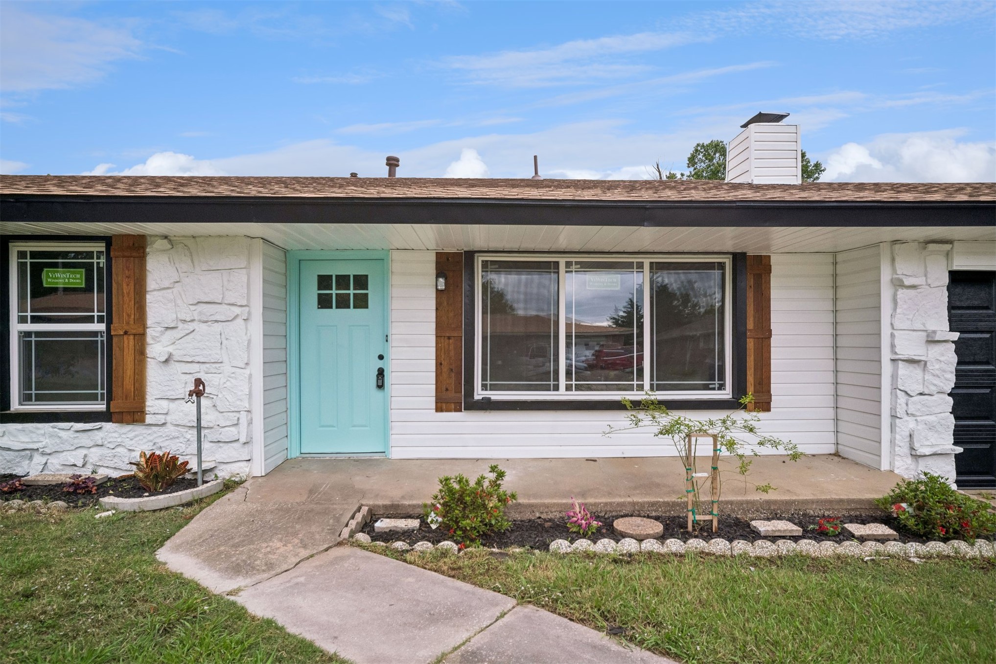 1406 W Clint Street Property Photo 1