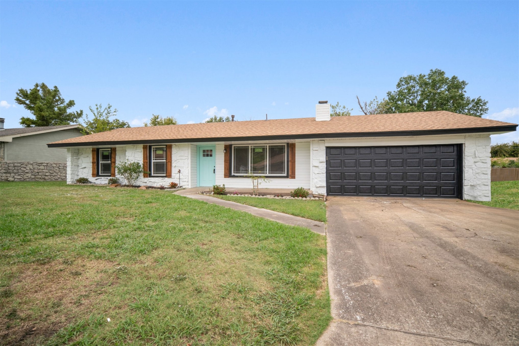1406 W Clint Street Property Photo 2
