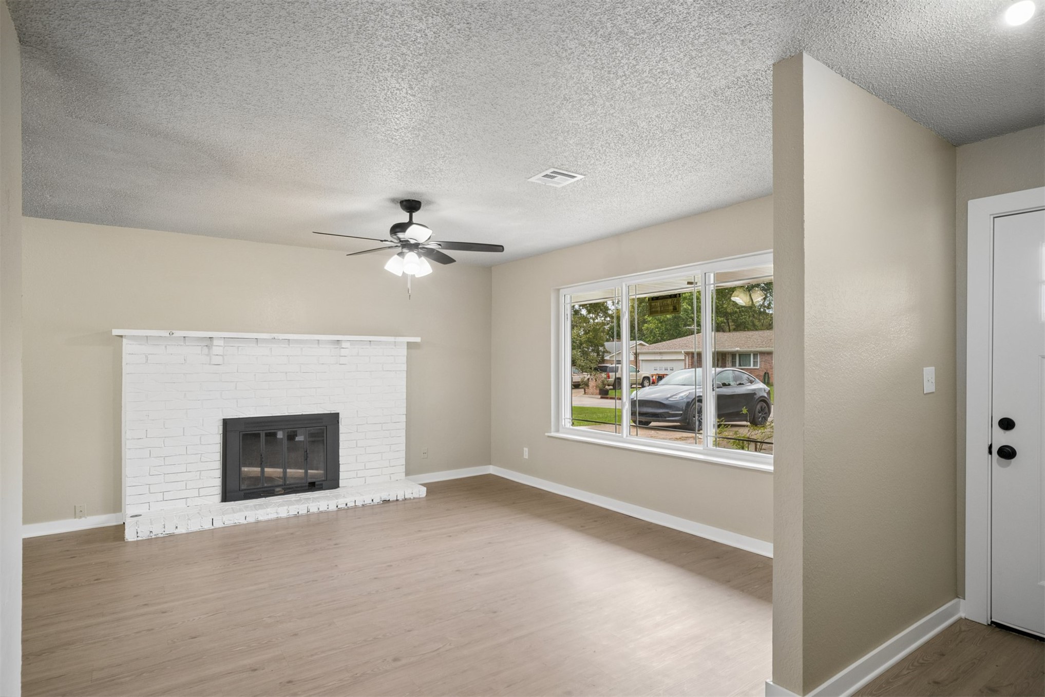 1406 W Clint Street Property Photo 5