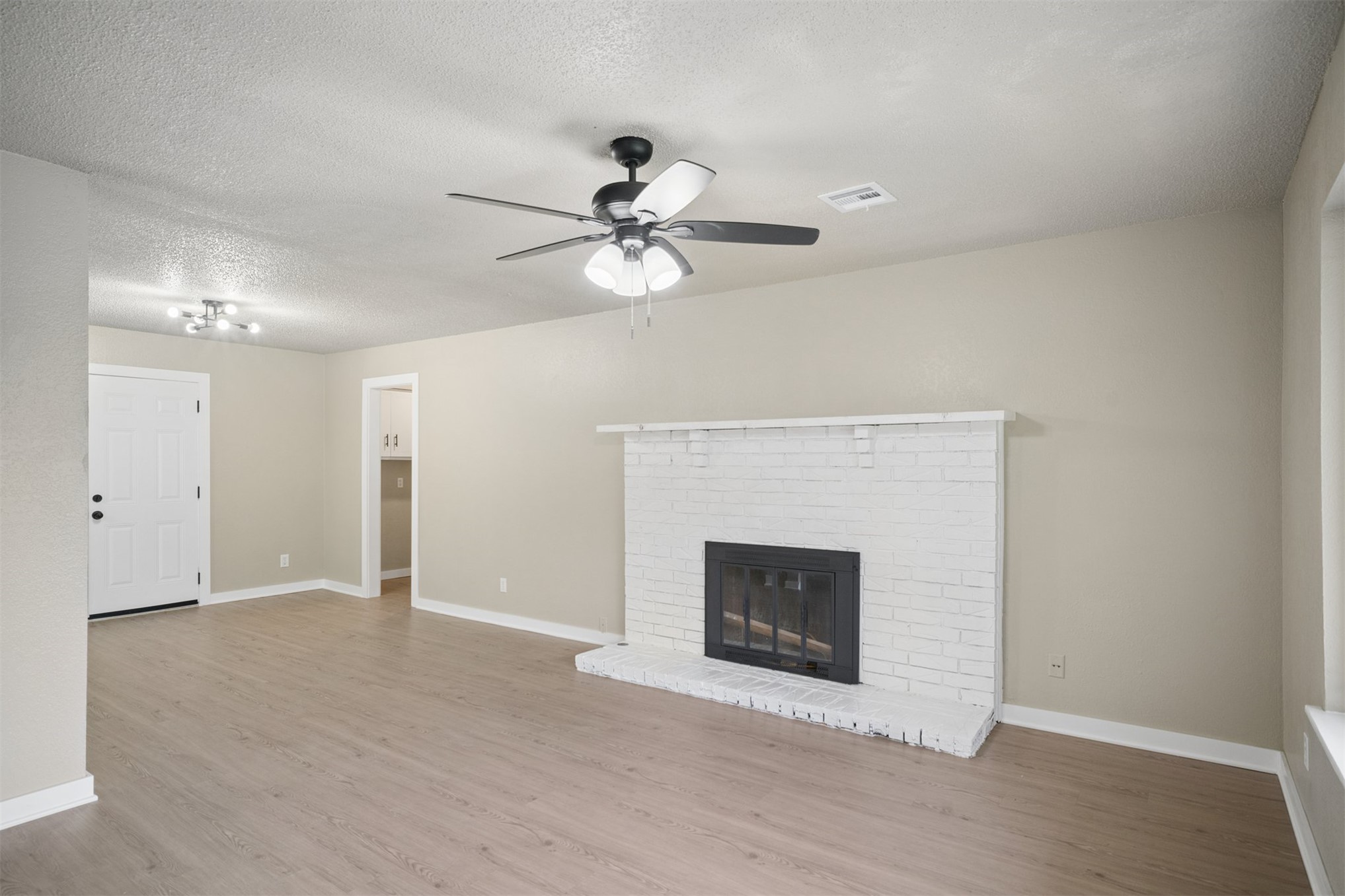 1406 W Clint Street Property Photo 6