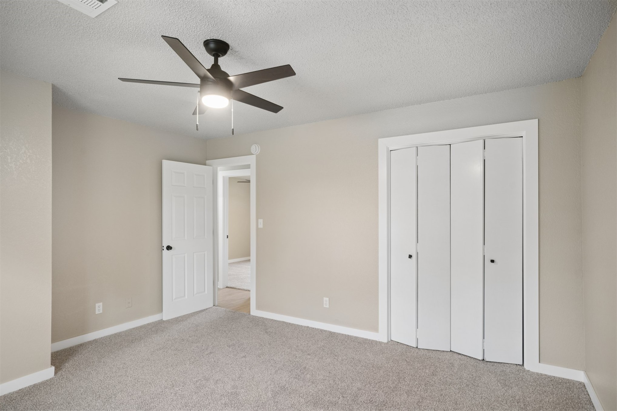 1406 W Clint Street Property Photo 18