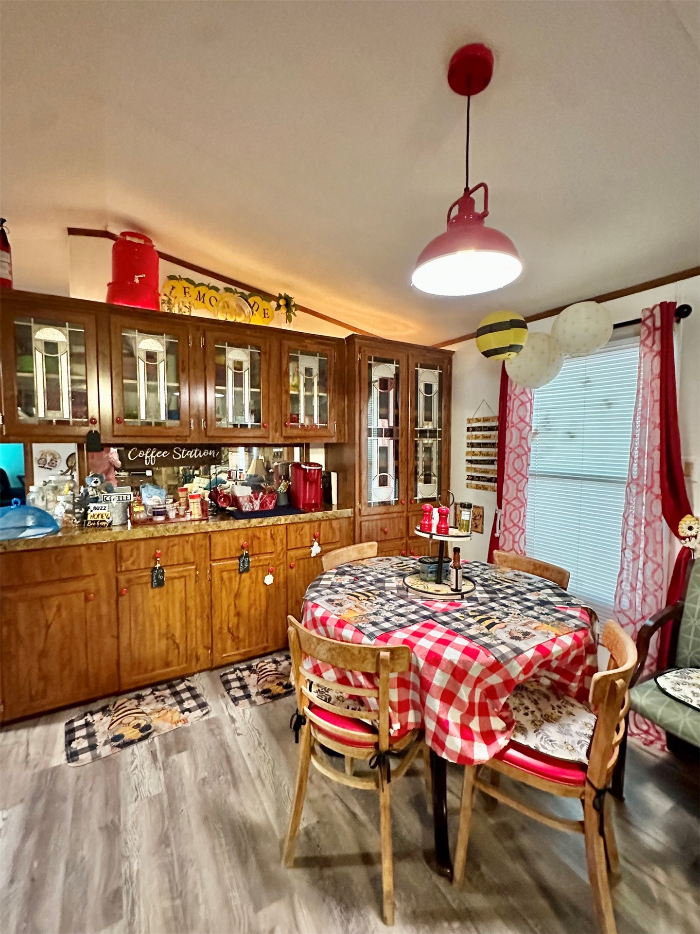 10716 Driftwood Road Property Photo 6