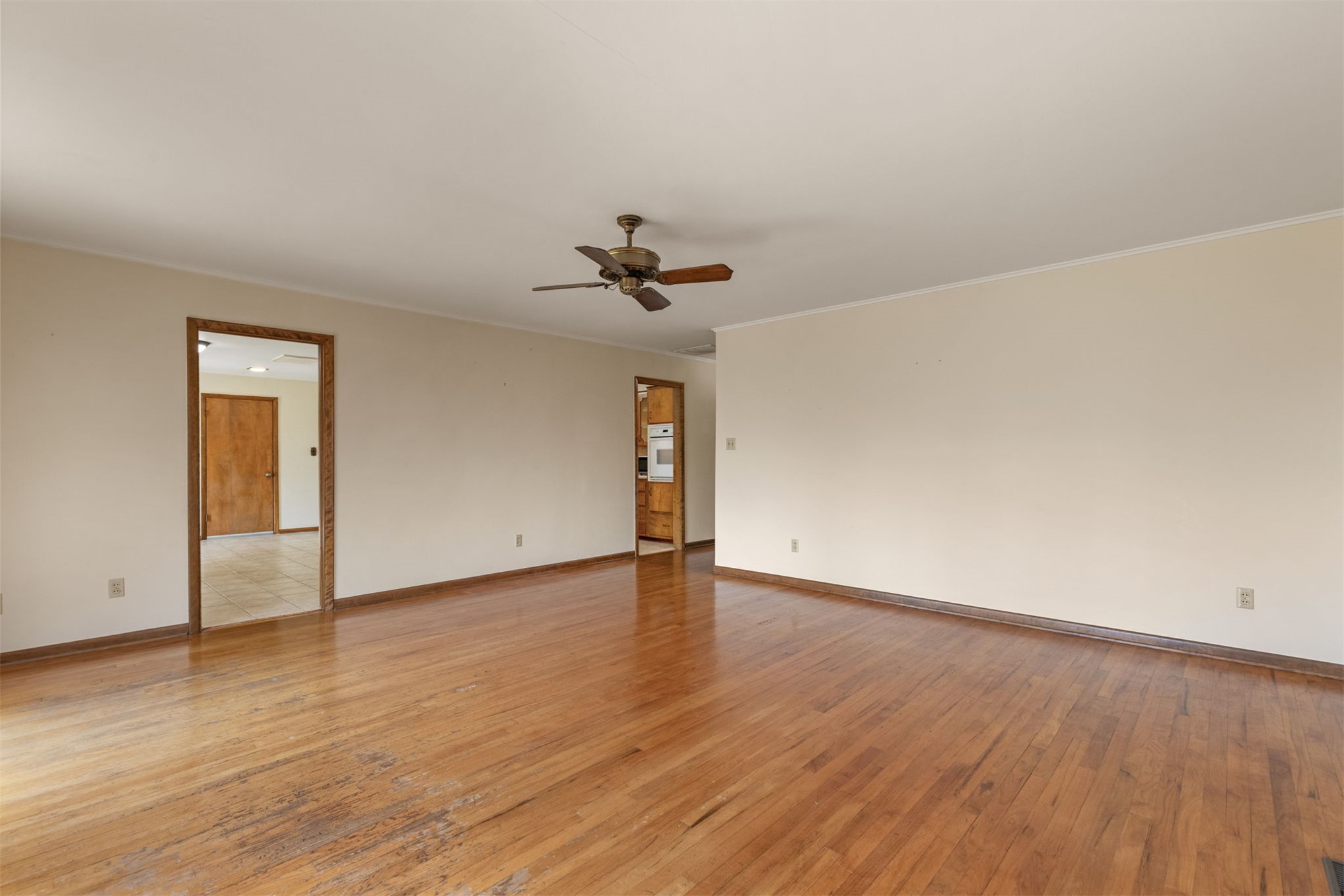 316 E Pecan Street Property Photo 11