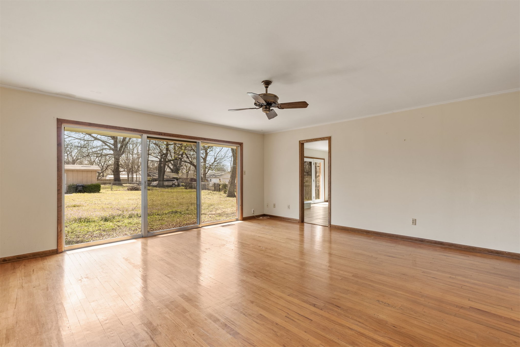 316 E Pecan Street Property Photo 12
