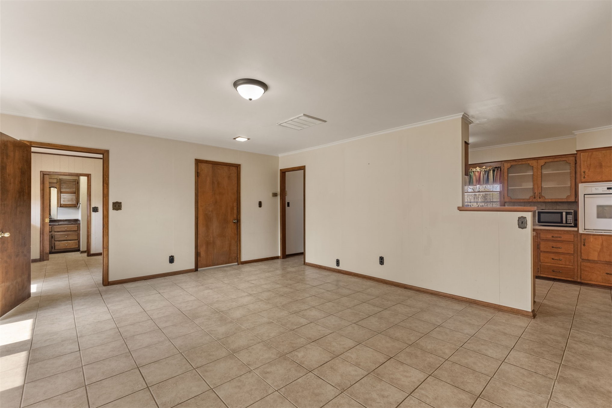 316 E Pecan Street Property Photo 23